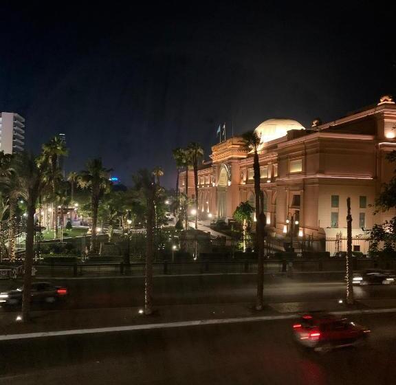 اتاق لوکس یک تخته, Museum Plaza