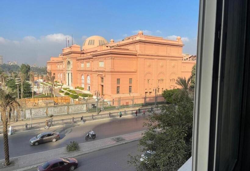 اتاق لوکس, Museum Plaza