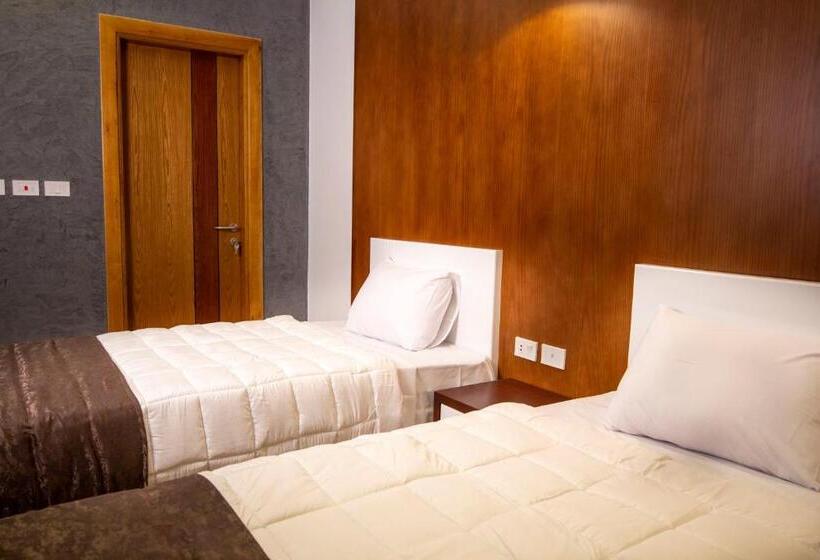 اتاق لوکس, Museum Plaza