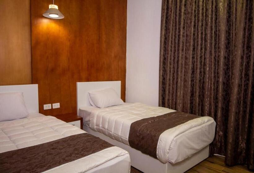 اتاق لوکس, Museum Plaza