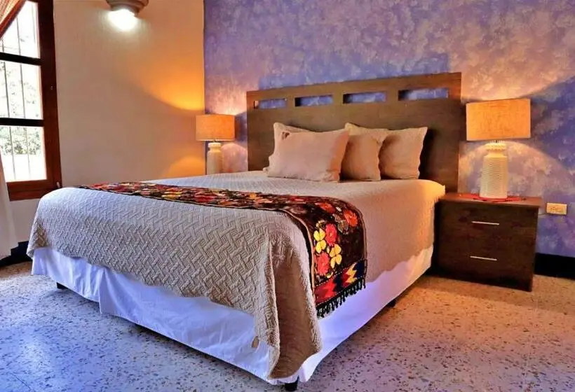اتاق لوکس با تخت بزرگ, Posada San Miguel