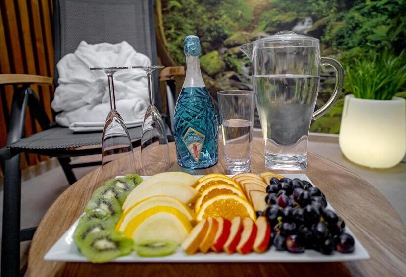 스탠다드 룸, Smrž