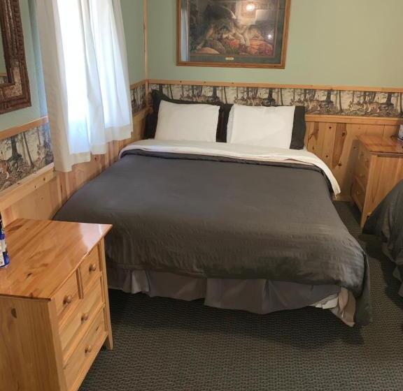 Номер Стандарт Трехместный, Glacier Haven Inn