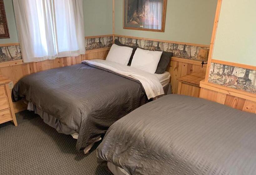 غرفة قياسية ثلاثية, Glacier Haven Inn
