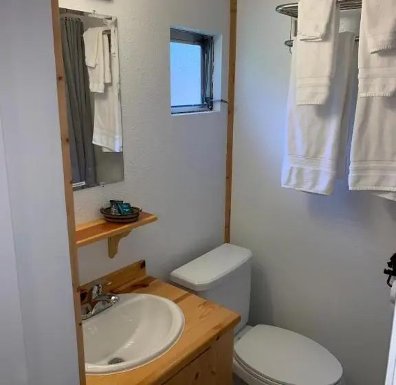 スタンダード４人部屋, Glacier Haven Inn