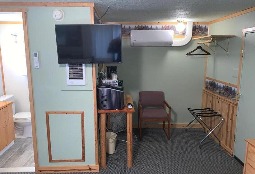 غرفة قياسية رباعية, Glacier Haven Inn