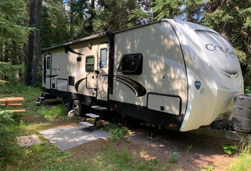 بنجلو عائلى, Glacier Haven Inn