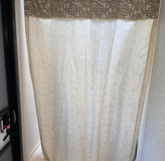 بنجلو عائلى, Glacier Haven Inn