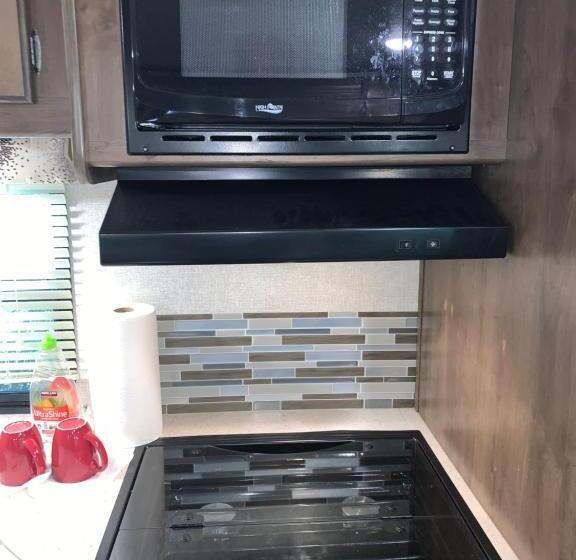 بنجلو عائلى, Glacier Haven Inn