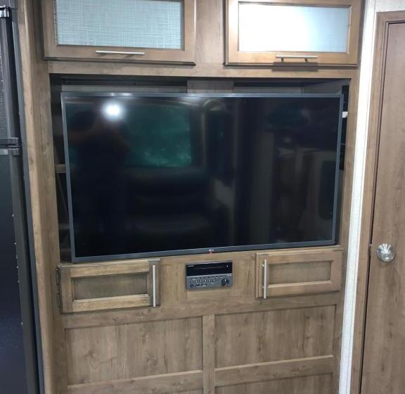 بنجلو عائلى, Glacier Haven Inn