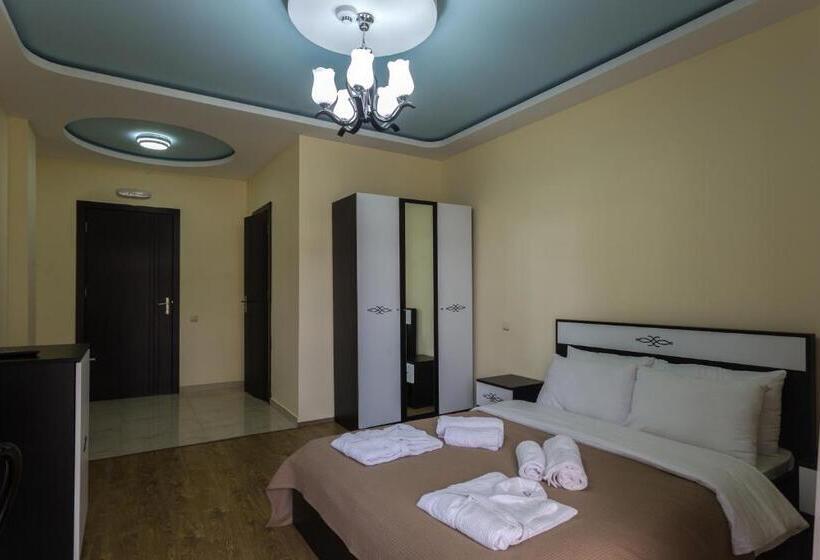 اتاق استاندارد با چشمانداز دریا, Guria Palace