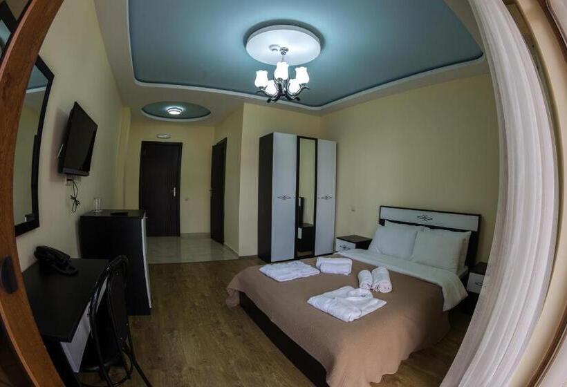 Quarto Estandar Vista Jardim, Guria Palace