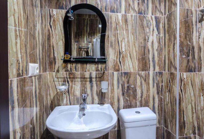 اتاق لوکس با چشمانداز دریا, Guria Palace