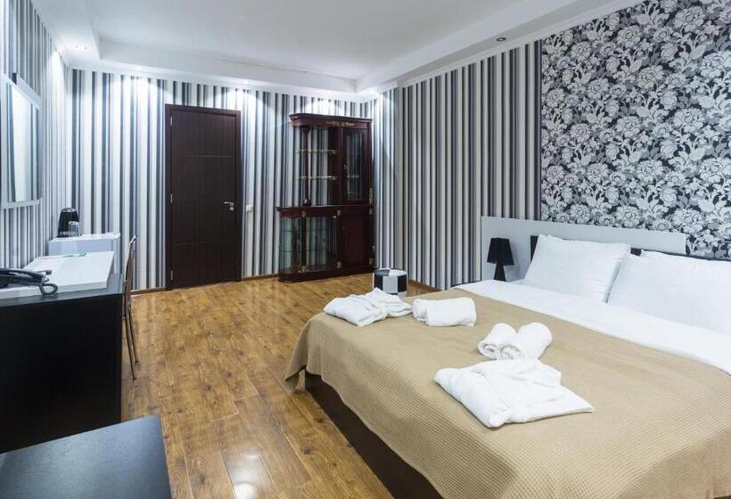 اتاق لوکس با چشمانداز دریا, Guria Palace