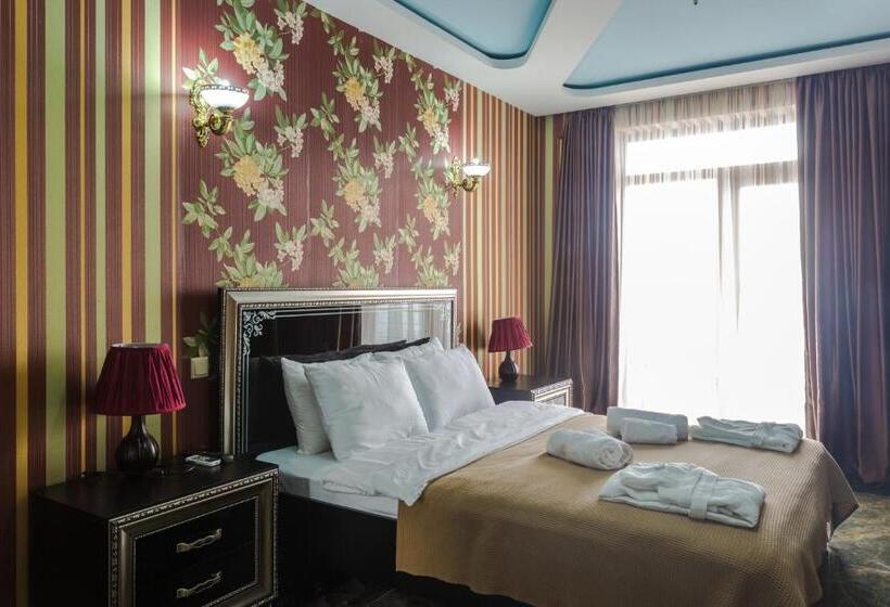 اتاق لوکس با چشمانداز دریا, Guria Palace