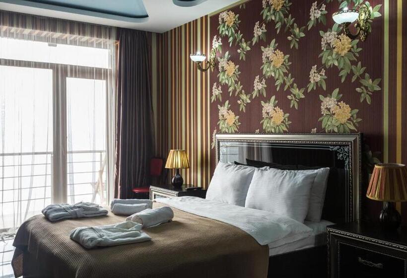 اتاق لوکس با چشمانداز دریا, Guria Palace