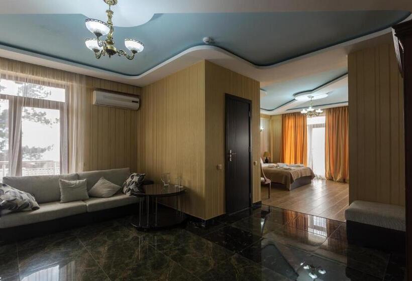 اتاق لوکس, Guria Palace