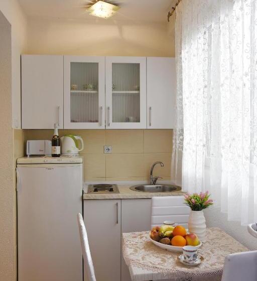 آپارتمان 1 خوابه همکف, Apartments & Rooms Jelka