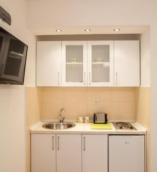 استودیوی استاندارد, Apartments & Rooms Jelka