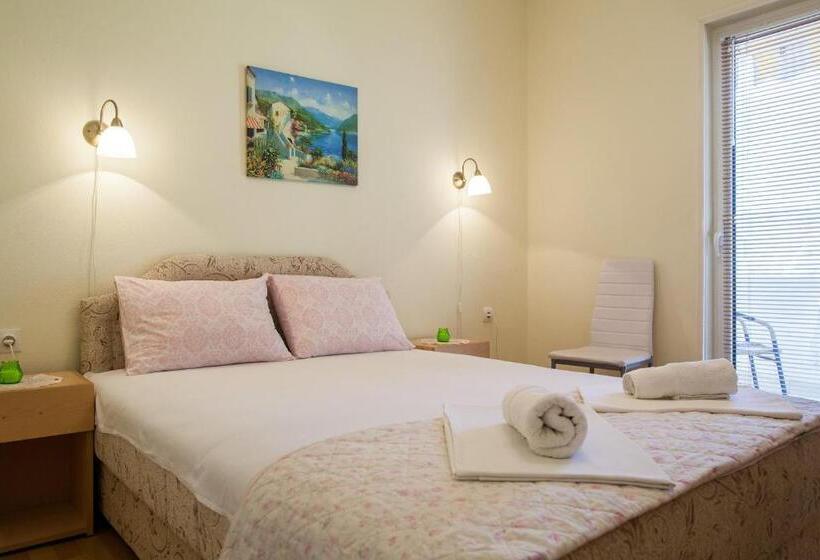اتاق استاندارد با بالکن, Apartments & Rooms Jelka