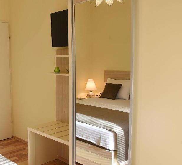 اتاق استاندارد با چشمانداز دریا, Apartments & Rooms Jelka