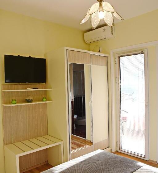 اتاق استاندارد با چشم‌انداز دریا, Apartments & Rooms Jelka