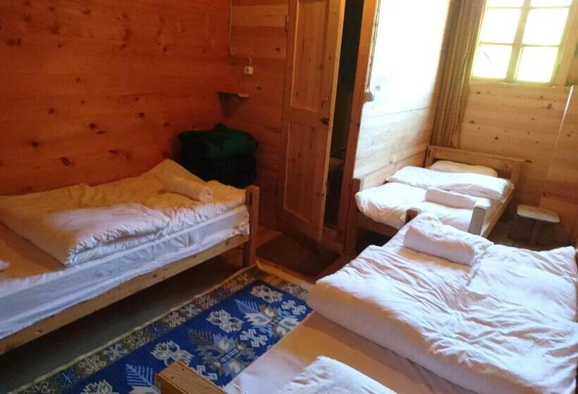 اتاق استاندارد سه نفره, Demircioglu Pokut Dag Evi