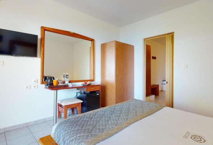 家庭间, Acrotel Elea Beach