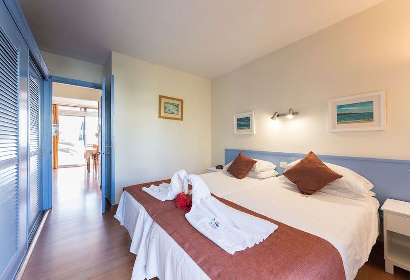 带1个卧室的带海景的公寓, Apartamentos El Paseo