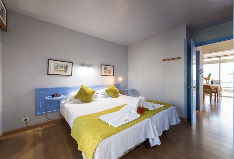 带1个卧室的带海景的公寓, Apartamentos El Paseo