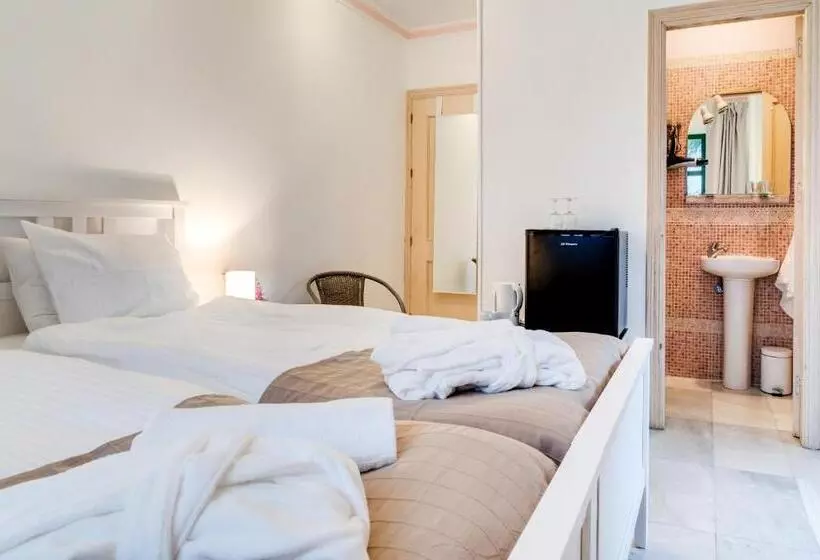اتاق استاندارد با بالکن, Hostal Alegre