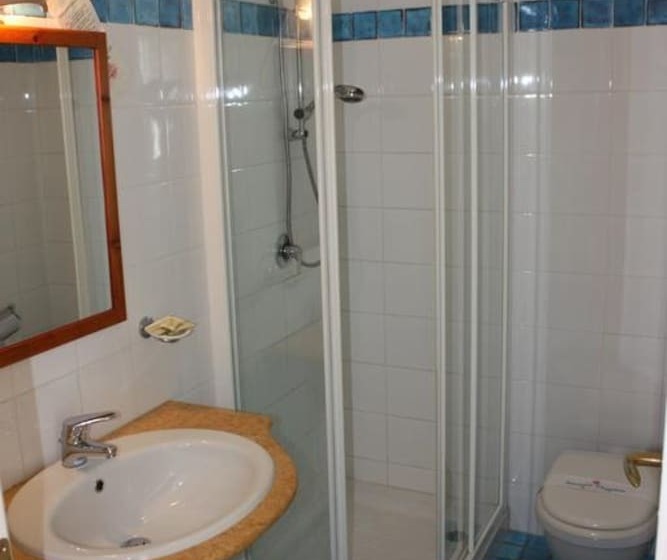 غرفة قياسية مطلّة علي الحديقة, Belvedere