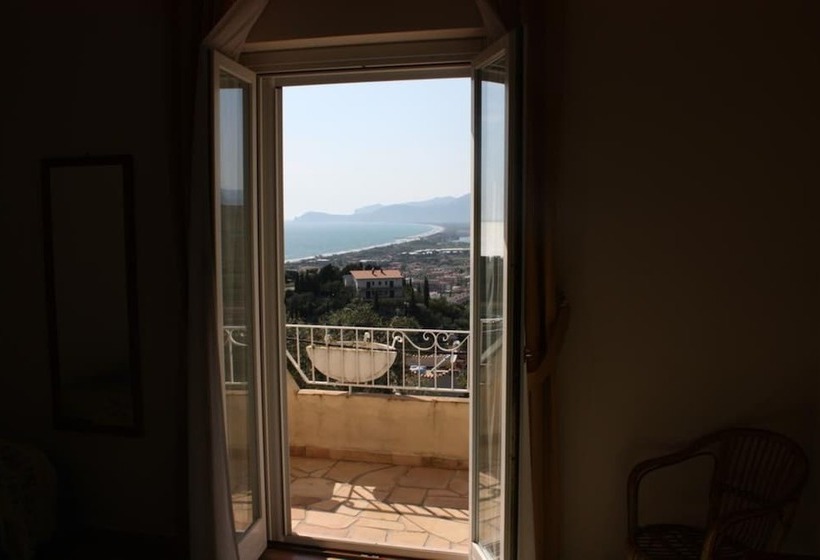 غرفة قياسية مطلّة علي البحر, Belvedere