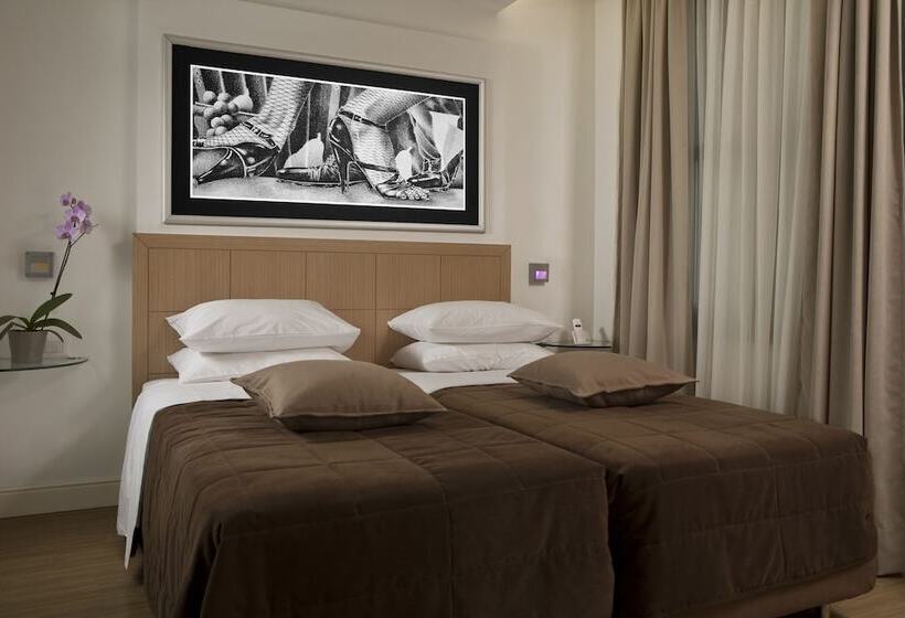 غرفة قياسية, Chic