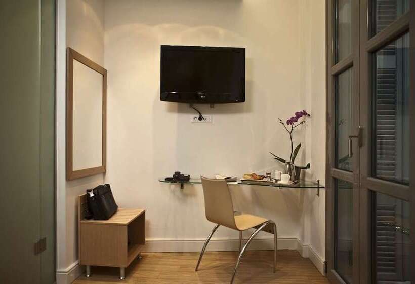 غرفة قياسية فردية, Chic