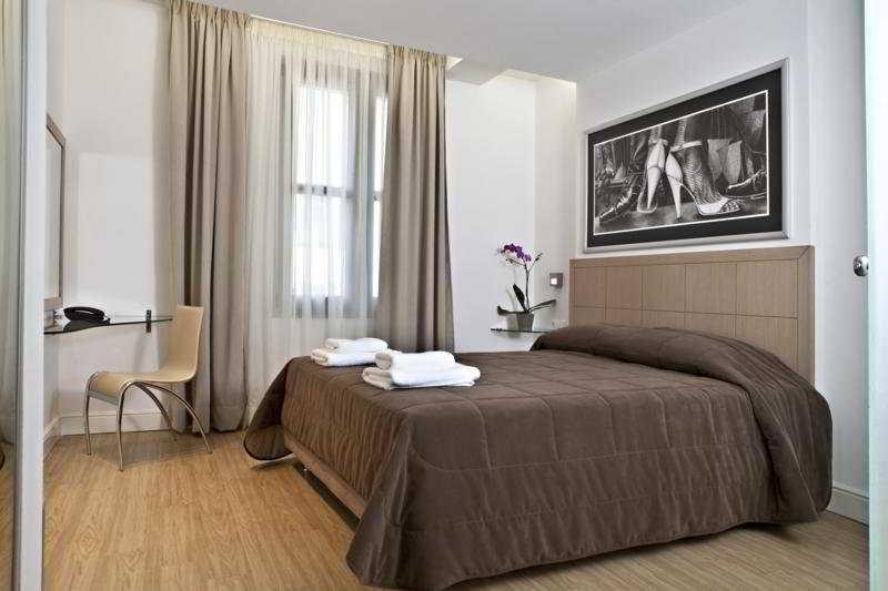 غرفة قياسية, Chic