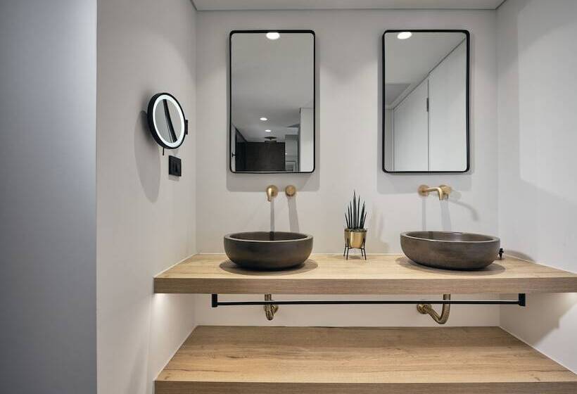 اتاق سوپریور, Contessina