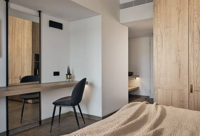 اتاق سوپریور, Contessina