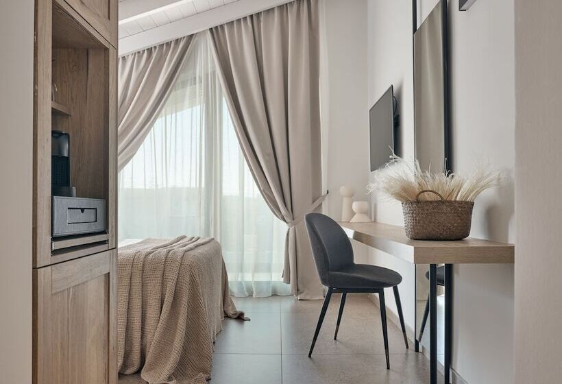 اتاق اجرایی, Contessina