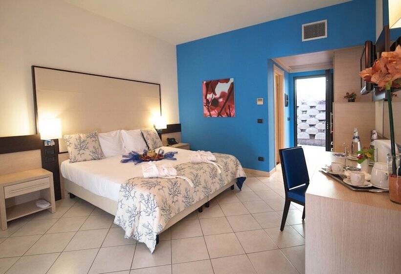 חדר סטנדרט לארבעה, Gh Avalon Sikani