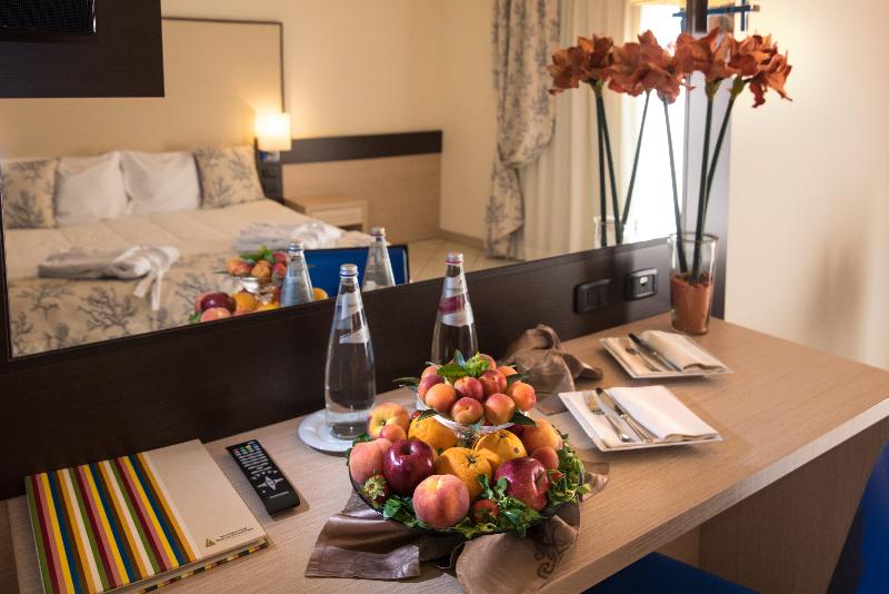 חדר סטנדרט לשלושה, Gh Avalon Sikani