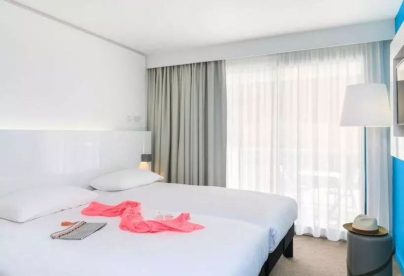 اتاق استاندارد با بالکن, Ibis Styles Menton Centre
