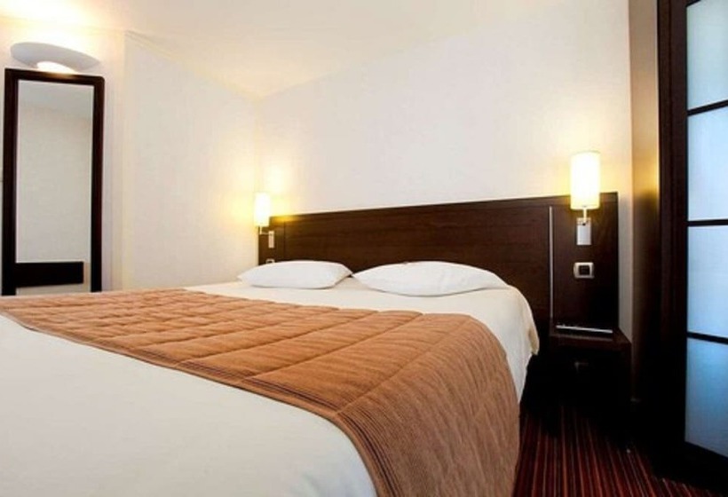 غرفة عائلية, Inn Design Resto Novo Carquefou