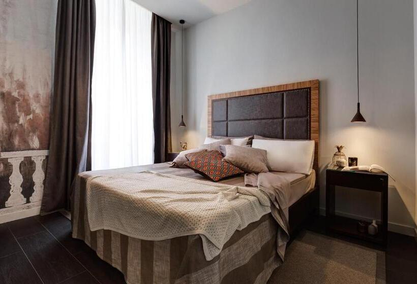 דירת חדר, Intown Luxury House