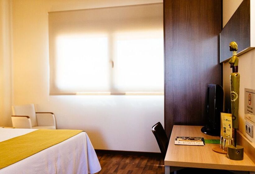 غرفة قياسية, L Algadir Del Delta