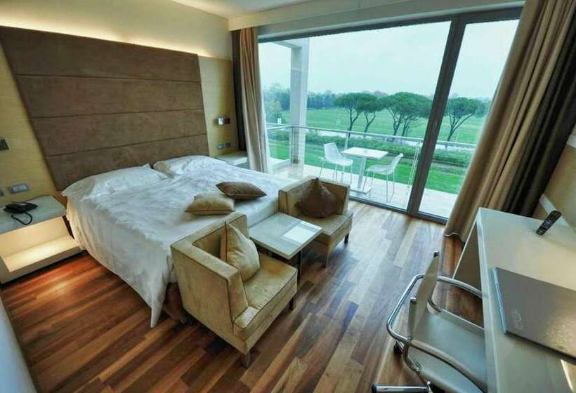 سوییت جونیور, Pisa Tower Plaza