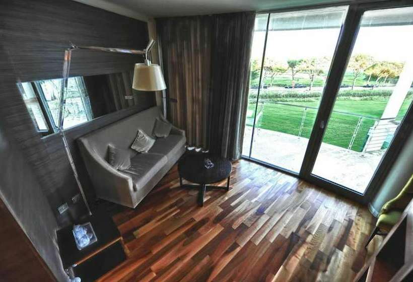 سوییت, Pisa Tower Plaza