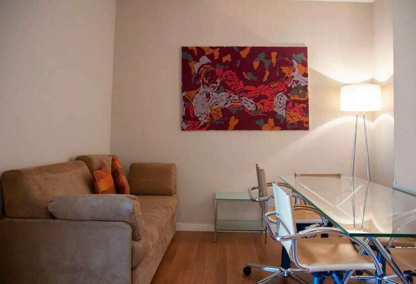 سوییت, Pisa Tower Plaza