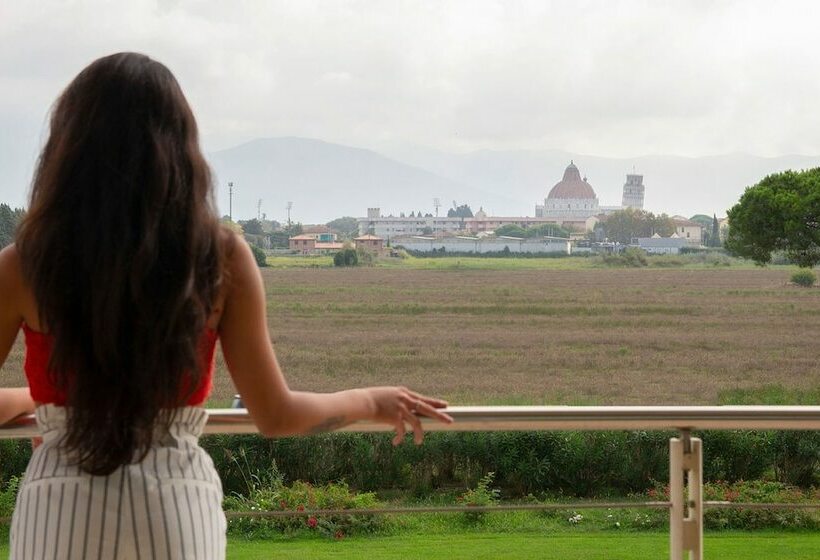 اتاق اکونومی, Pisa Tower Plaza