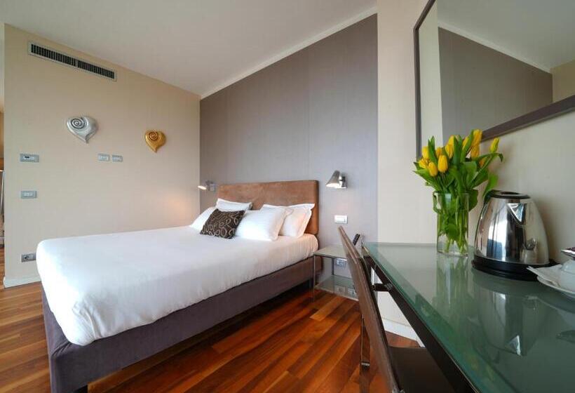 سوییت, Pisa Tower Plaza